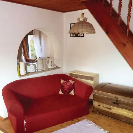 1 Bedroom Beautiful In Weischlitz-ot Kuerbitz Nyaraló *